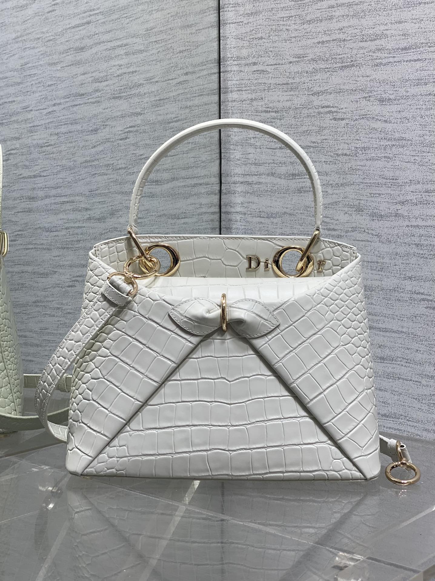 CD 26SS Bow-Adorned Bag White Glossy Crocodile Pattern Embossed Calfskin 272525