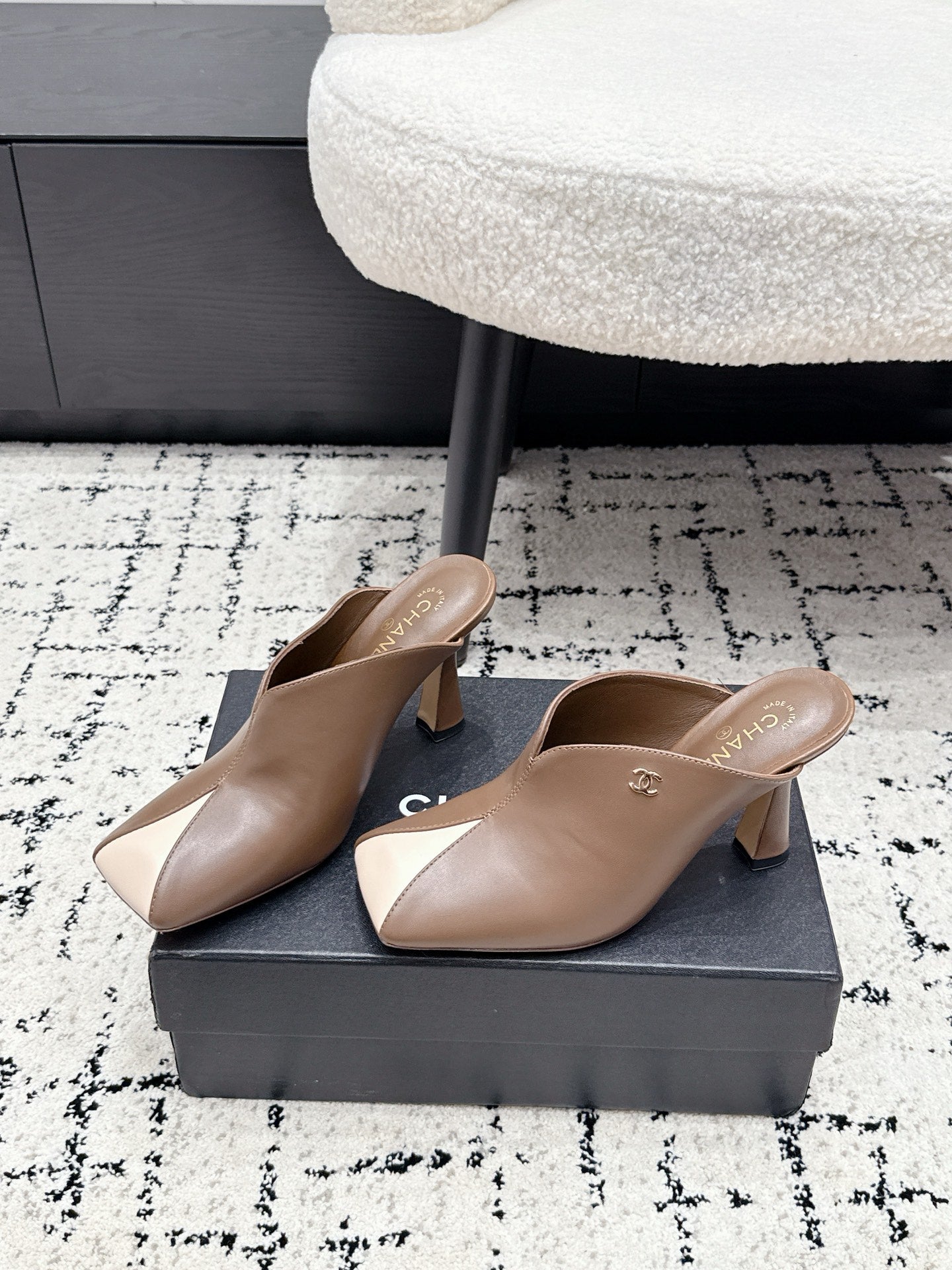 CC 26s Square Toe High Heels 9.5cm Brown White Sheepskin 880459