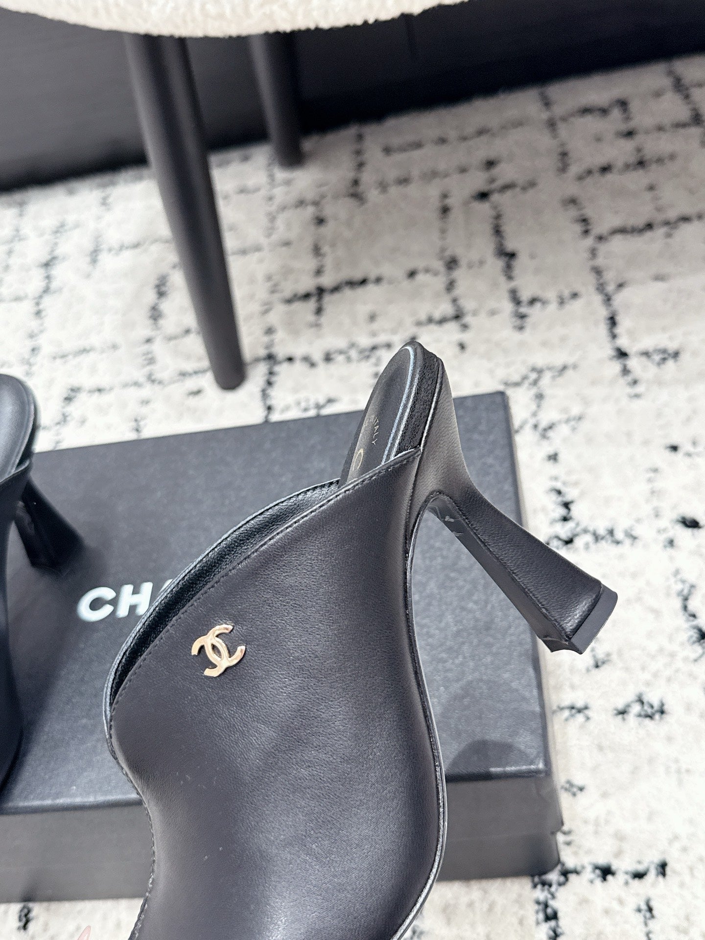 CC 26s Square Toe High Heels 9.5cm Black White Sheepskin 880460
