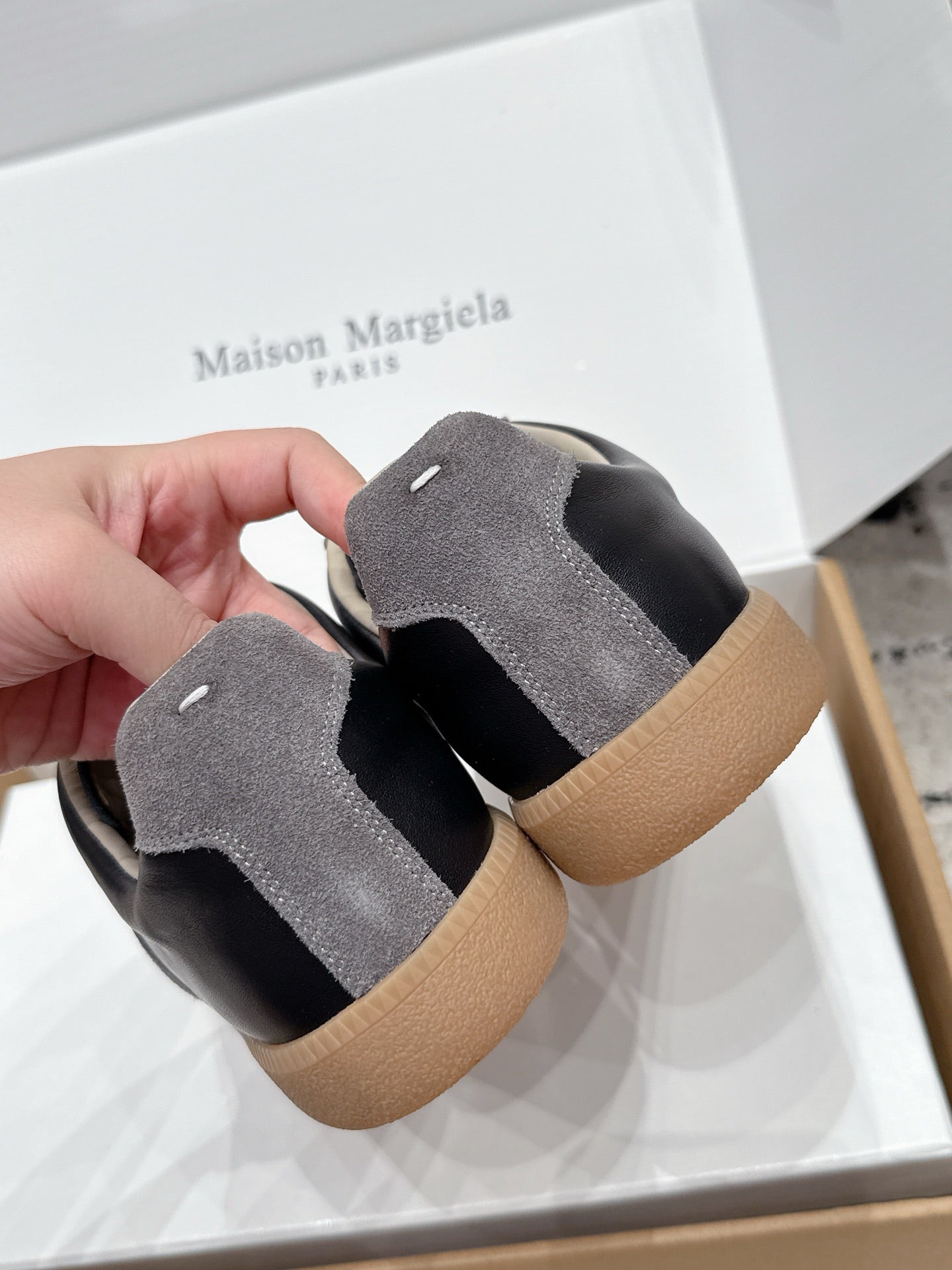 MM6 Replica Casual Sneaker Black Grey Sheepskin Suede 881187