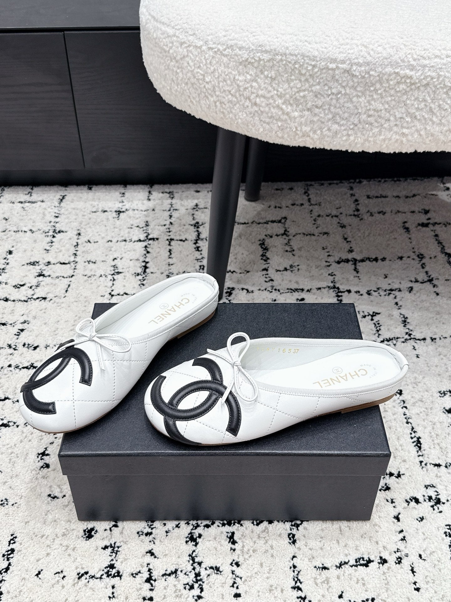 CC 26s Coco Beach Cambon Mule White Lambskin 847130