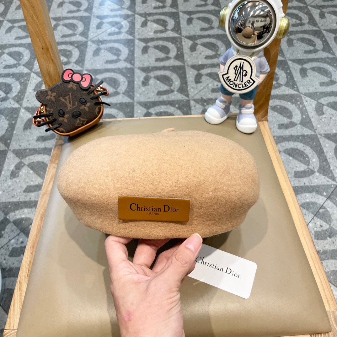 AUSTRALIAN BERET HAT IN PEACH BEIGE WOOL FELT 431717