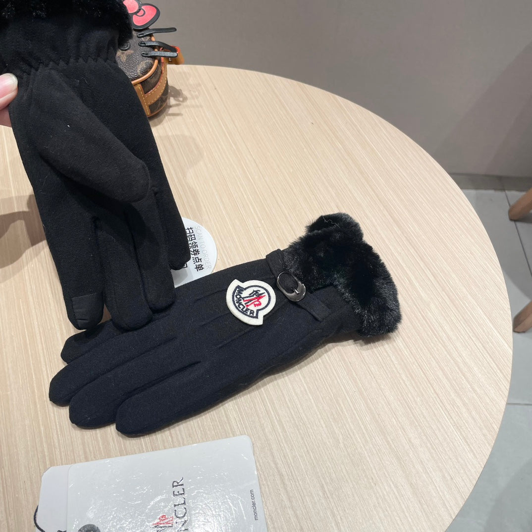 GLOVES IN BLACK WOOL WITH RABBIT FUR 439079