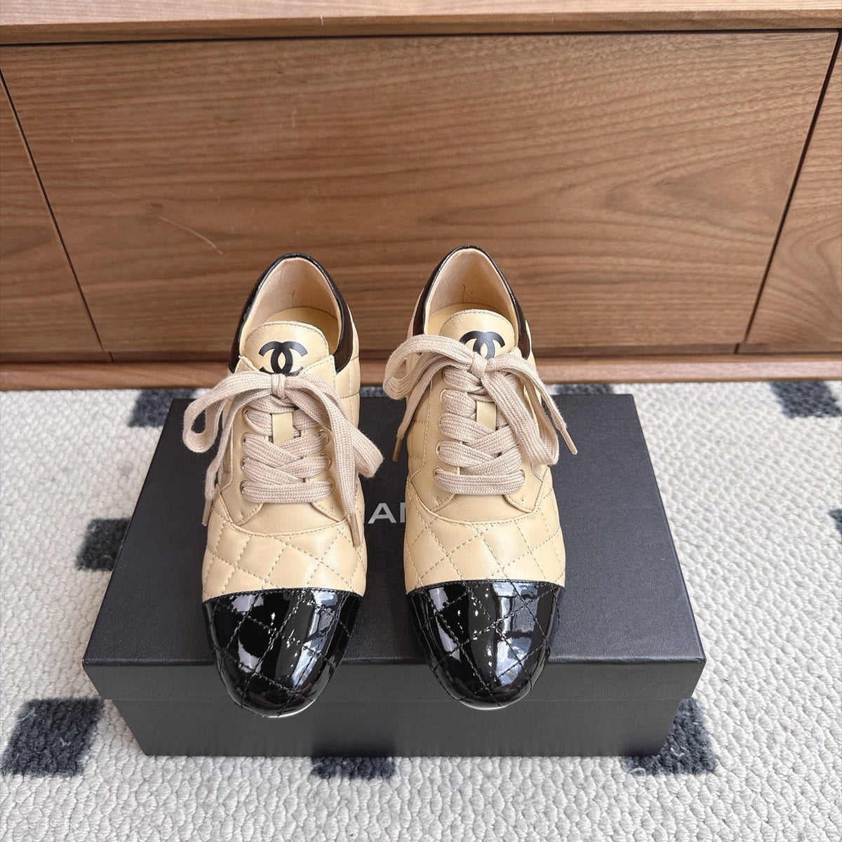 CC 26s Lace-Up Oxfords 6.5cm Beige Black Leather 118293
