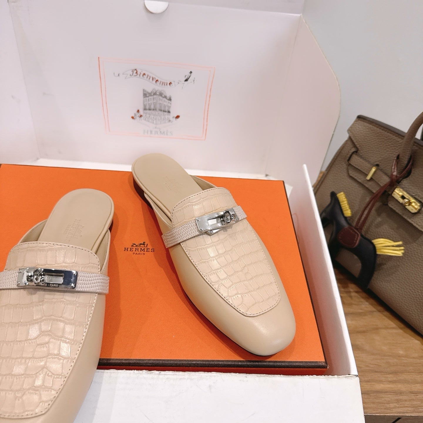 HM 26s Kelly Mule In Light Beige Crocodile-Embossed Calfskin Silver Hardware
