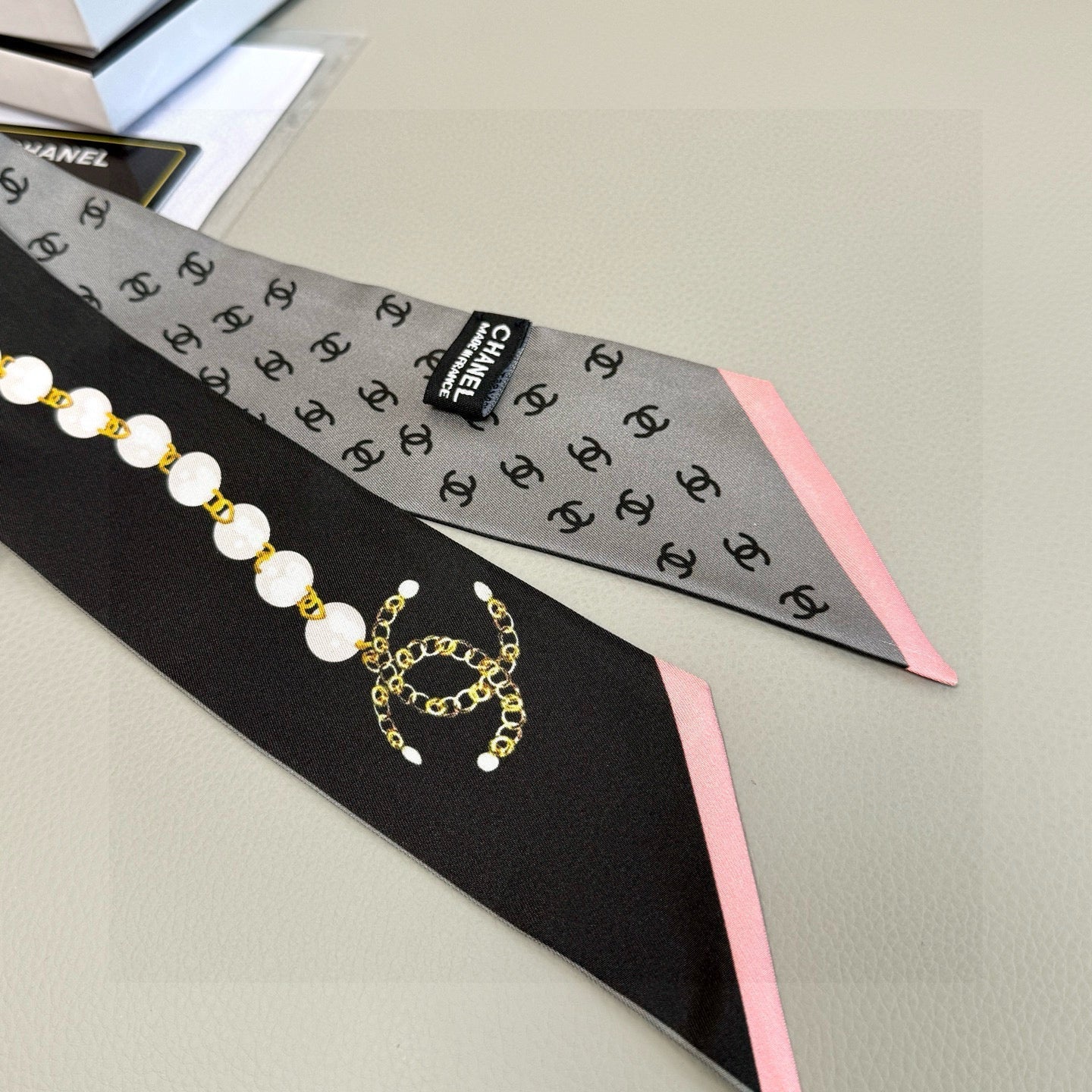 CC Twilly Mini Star 120cm Gray Black Mulberry Silk 935262