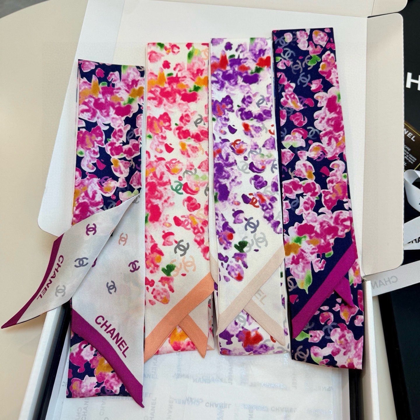 CC Twilly Mini Scarf 105 White Purple Floral Pattern Silk Twill 147666