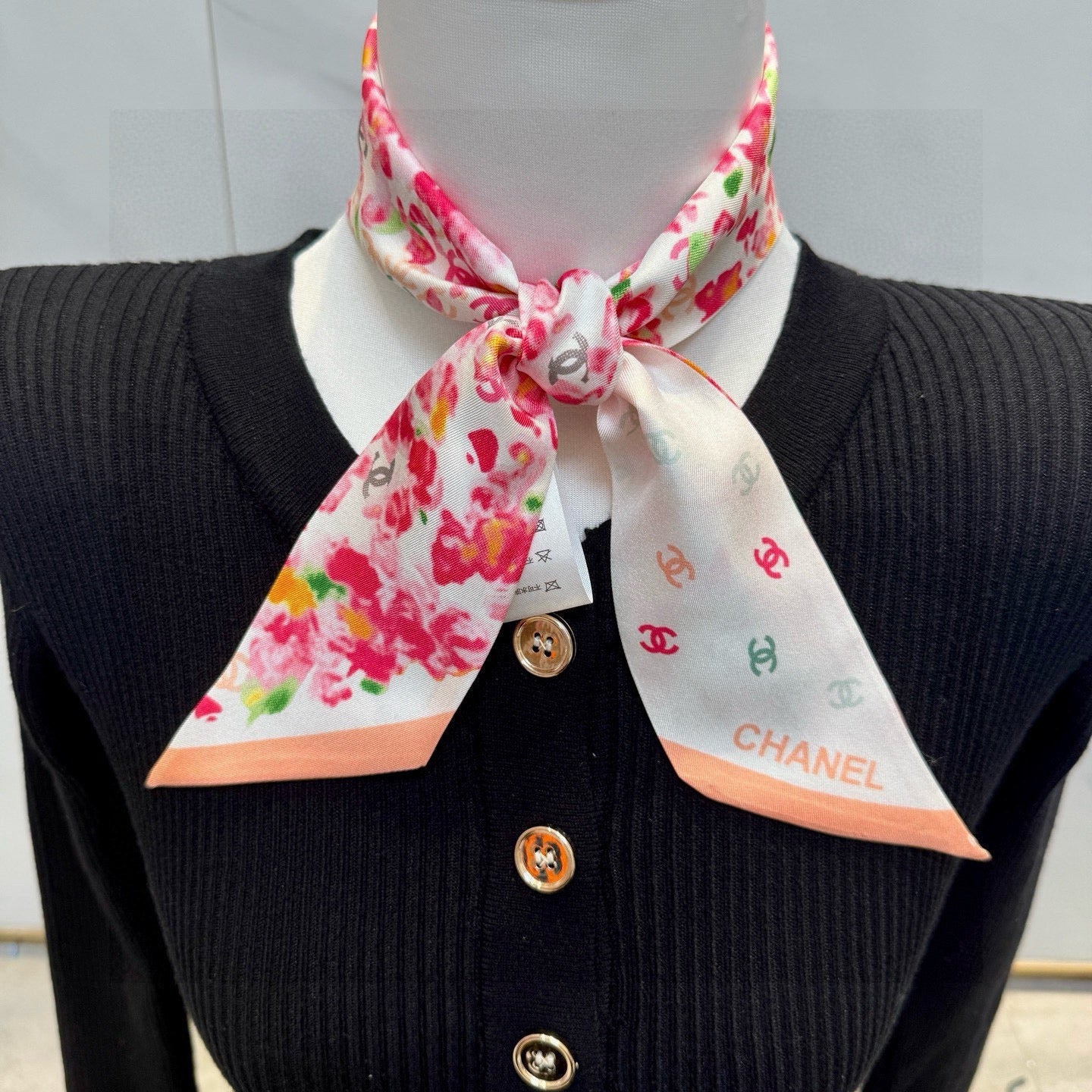 CC Twilly Mini Scarf 105 White Pink Floral Pattern Silk Twill 147667