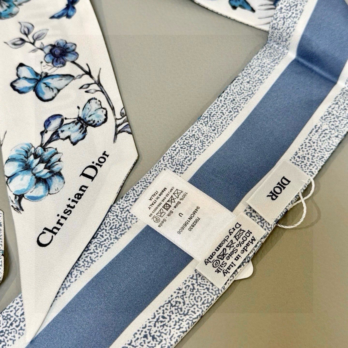 CD Twilly Mini Scarf 105 Navy Blue Silk Twill 153191