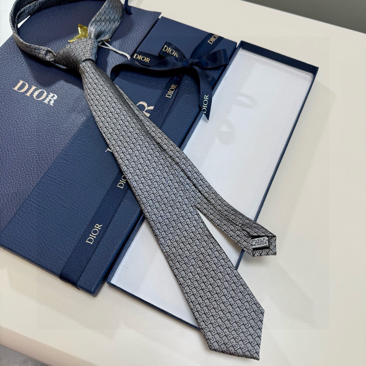 CD Tie Grey Silk 330076