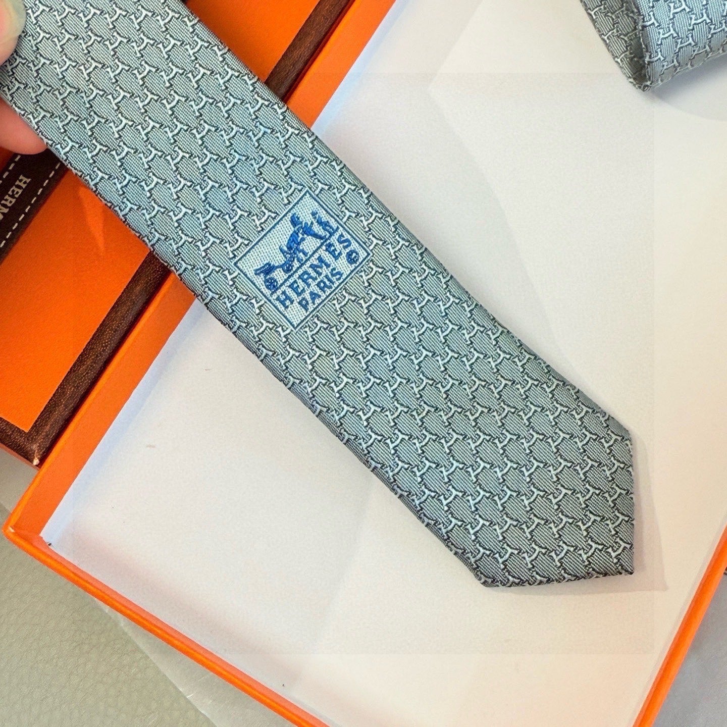 HM Hilario Tie Light Grey Twill Silk 209997