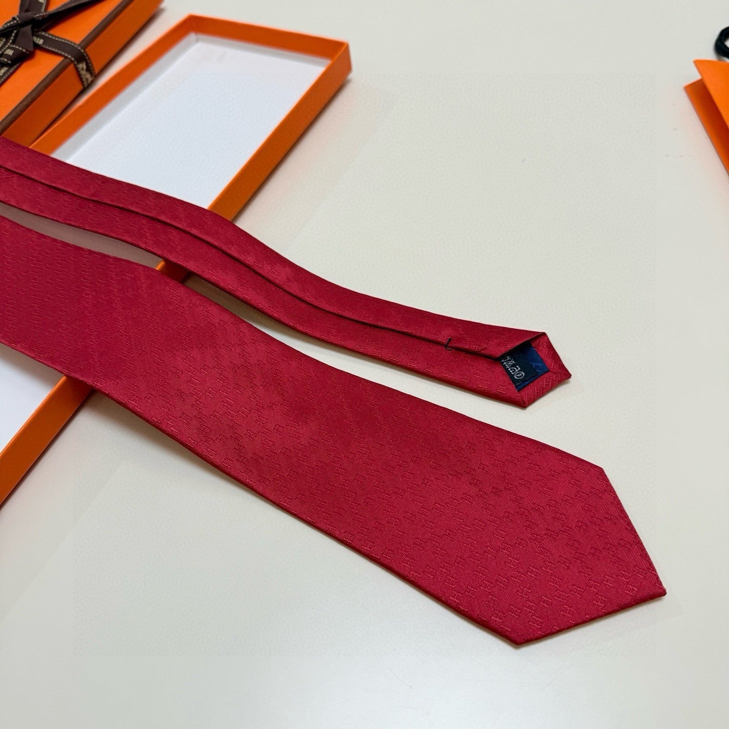 HM Jacquard Tie Red Twill Silk 212088