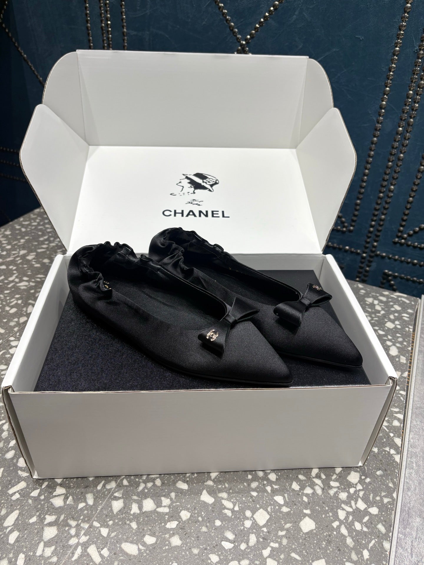 CC 25s Métiers d’art Ballet flats 10mm Black Silk Satin 423792