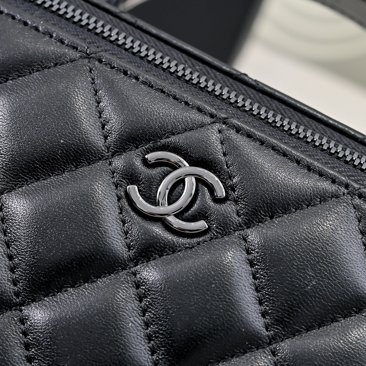 CC 26s Vanity Case Full Black Quilted Lambskin 286284