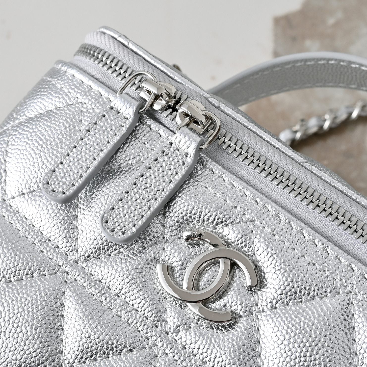 CC 25C Vanity Case Metallic Sliver Caviar Leather 286275