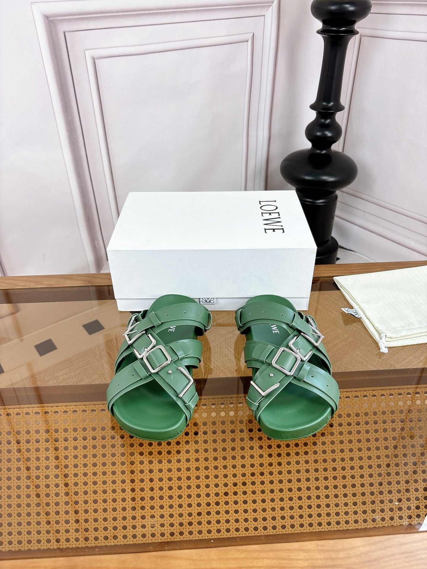 Loewe 26s Type Fussbett Sandal Vegetable Green Leather