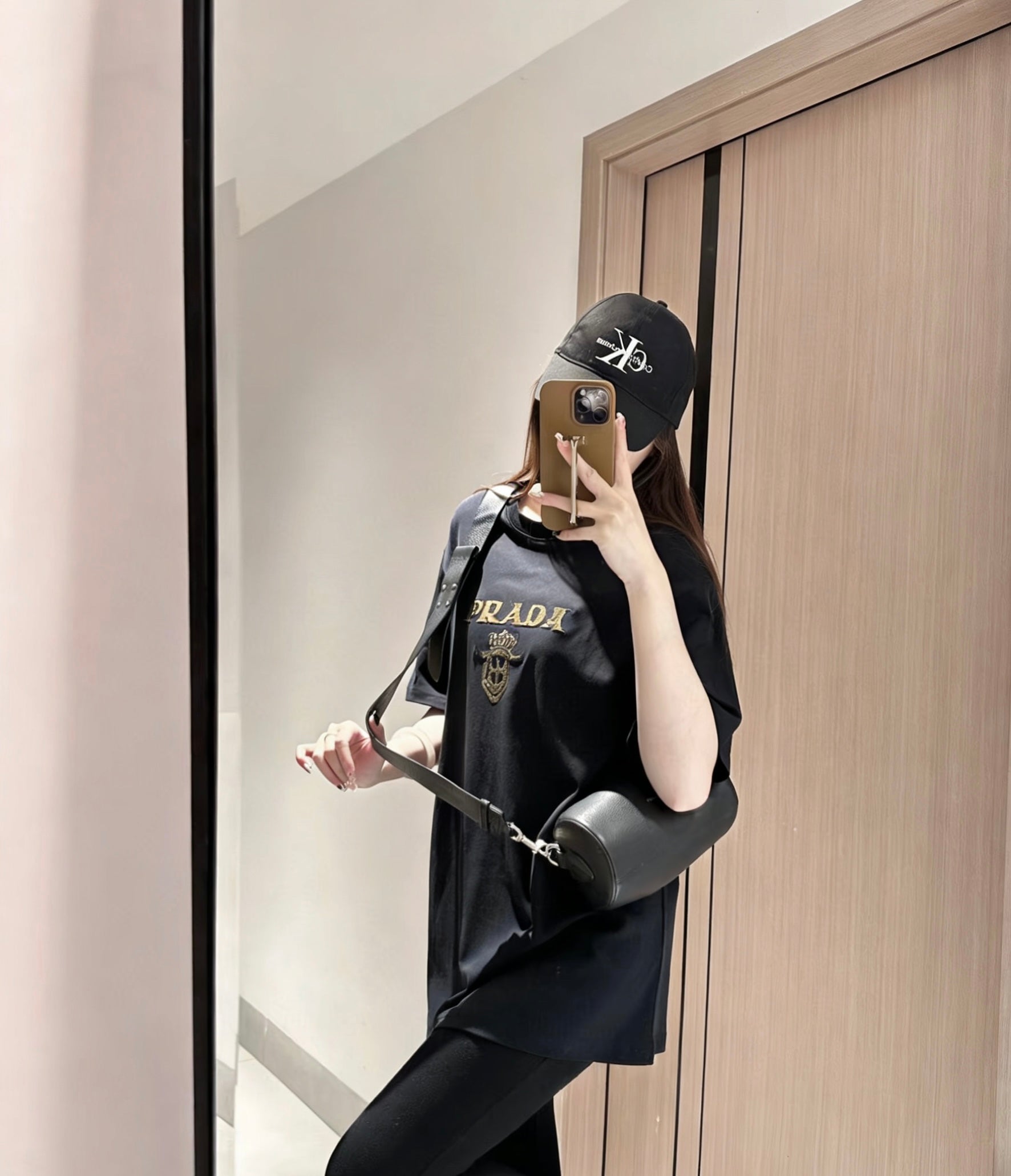 Prada 26s Short-Sleeve T-Shirt Black Cotton 363647