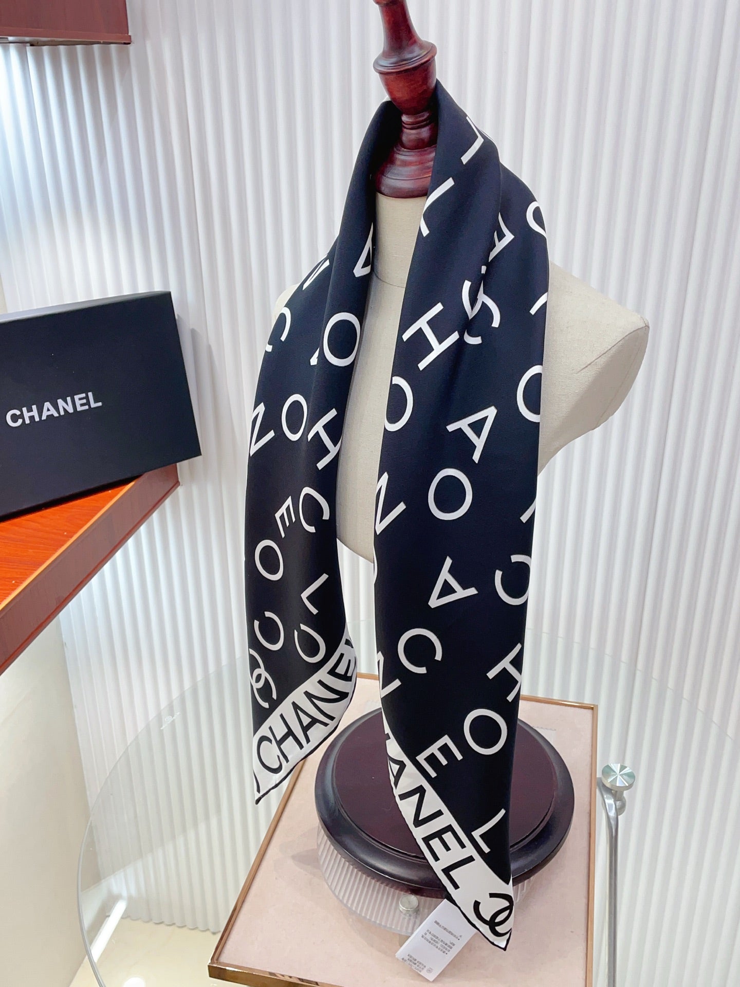 CC Double-Sided Scarf 90cm Black White Logo Twill Silk 150371
