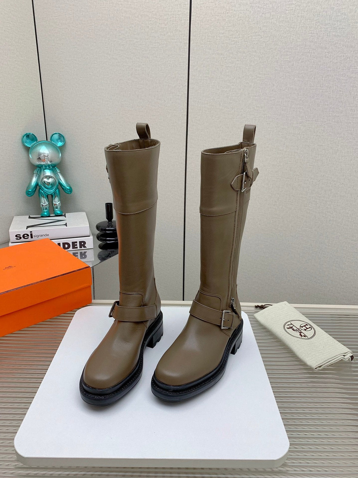 HM 26s Jaime Knee-High Boots Khaki Leather 160390