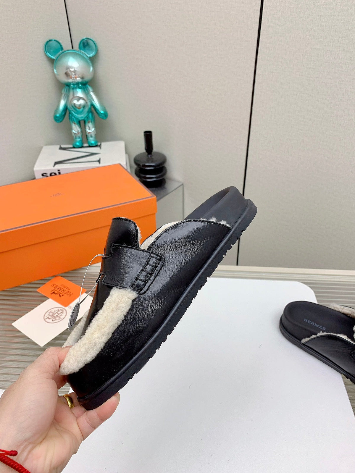 HM 26s Go Mules Black Leather Shearling 160734