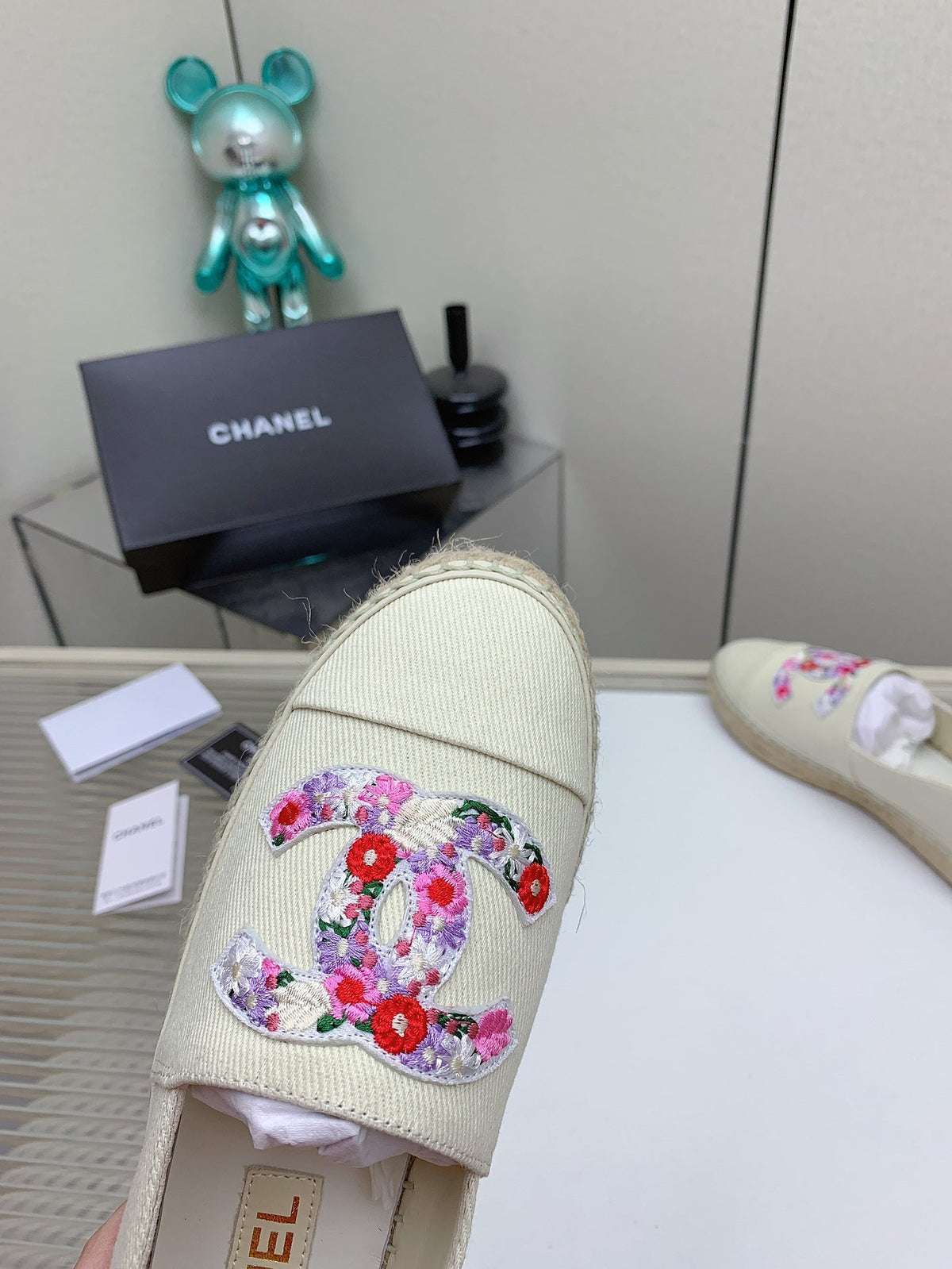 CC 26s Espadrilles Flats Beige Floral Canvas 163530