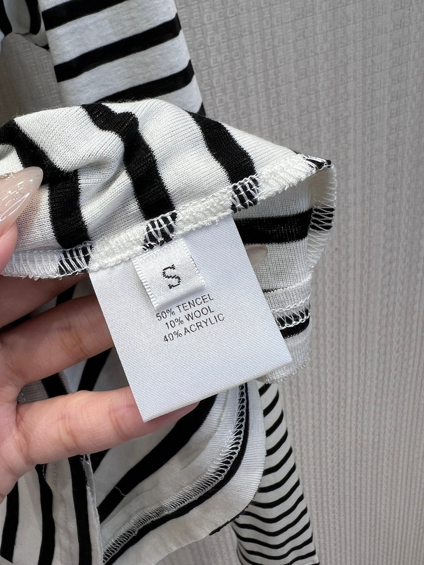 Miu 26s Long-Sleeved Top Black White Cotton 370126