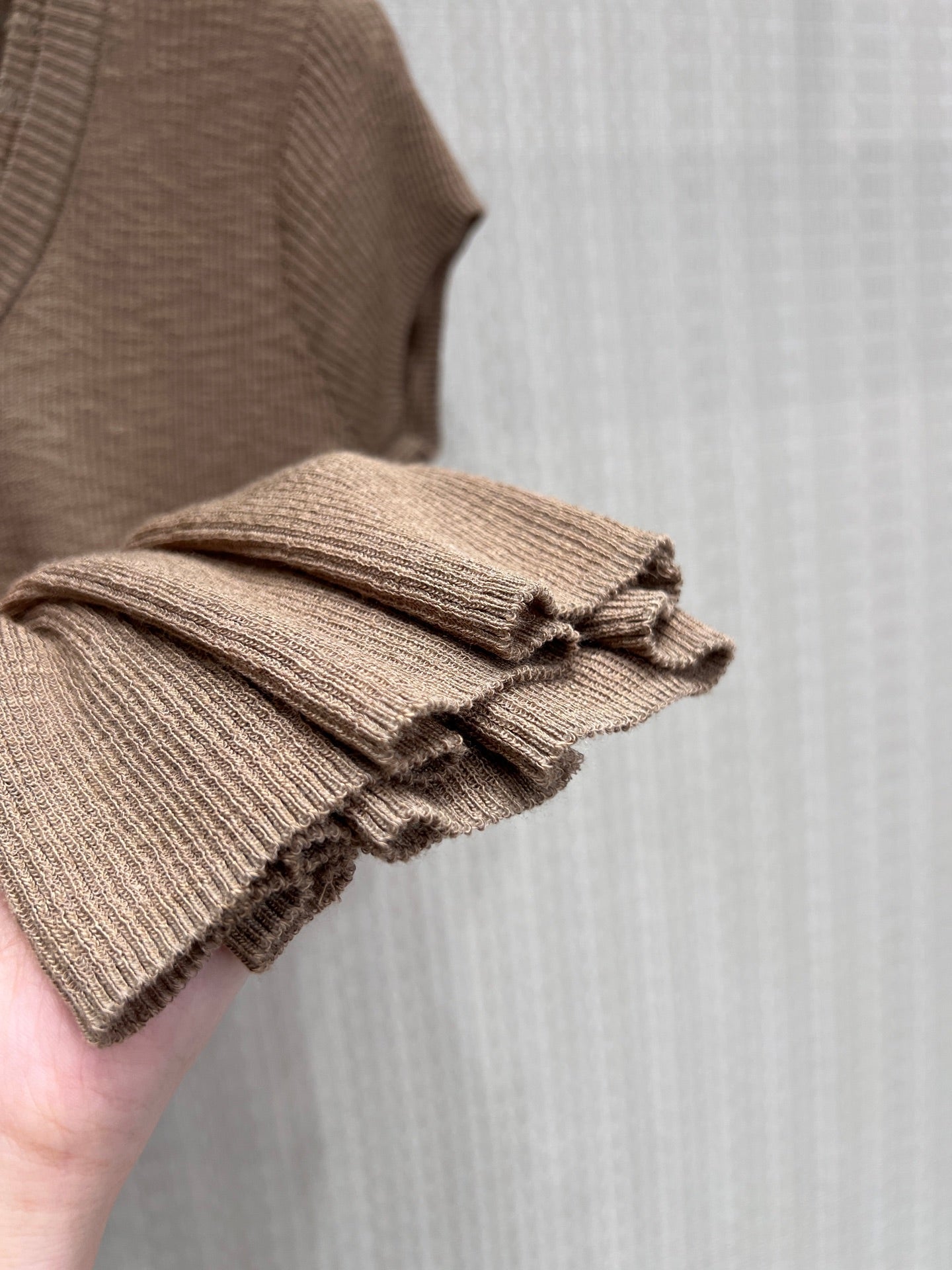 CD 2026 Short-Sleeve Top Brown Ribbed Knit