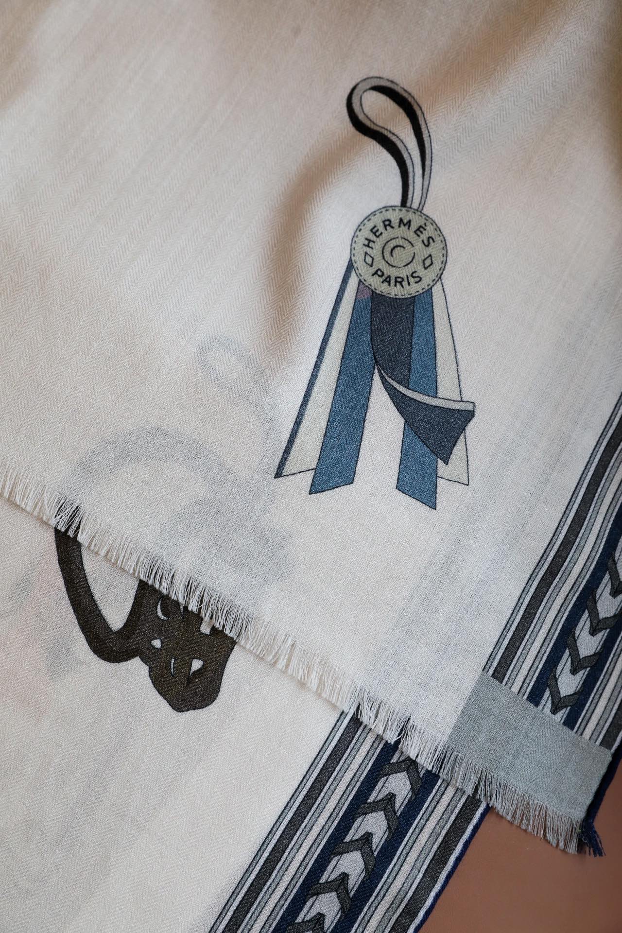Et Gris Gris Rectangle Scarf 180 CM In White Colorful Cashmere and Mulberry Silk 401142