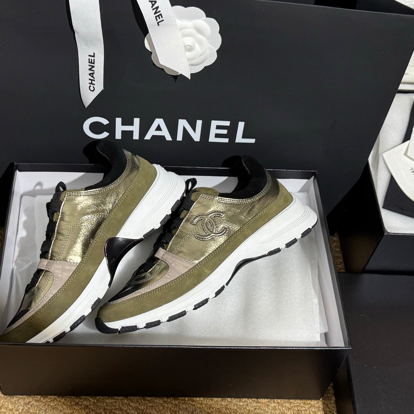 CC 25A Trainers Gold Black Olive Laminated Calfskin And Suede Calfskin352117