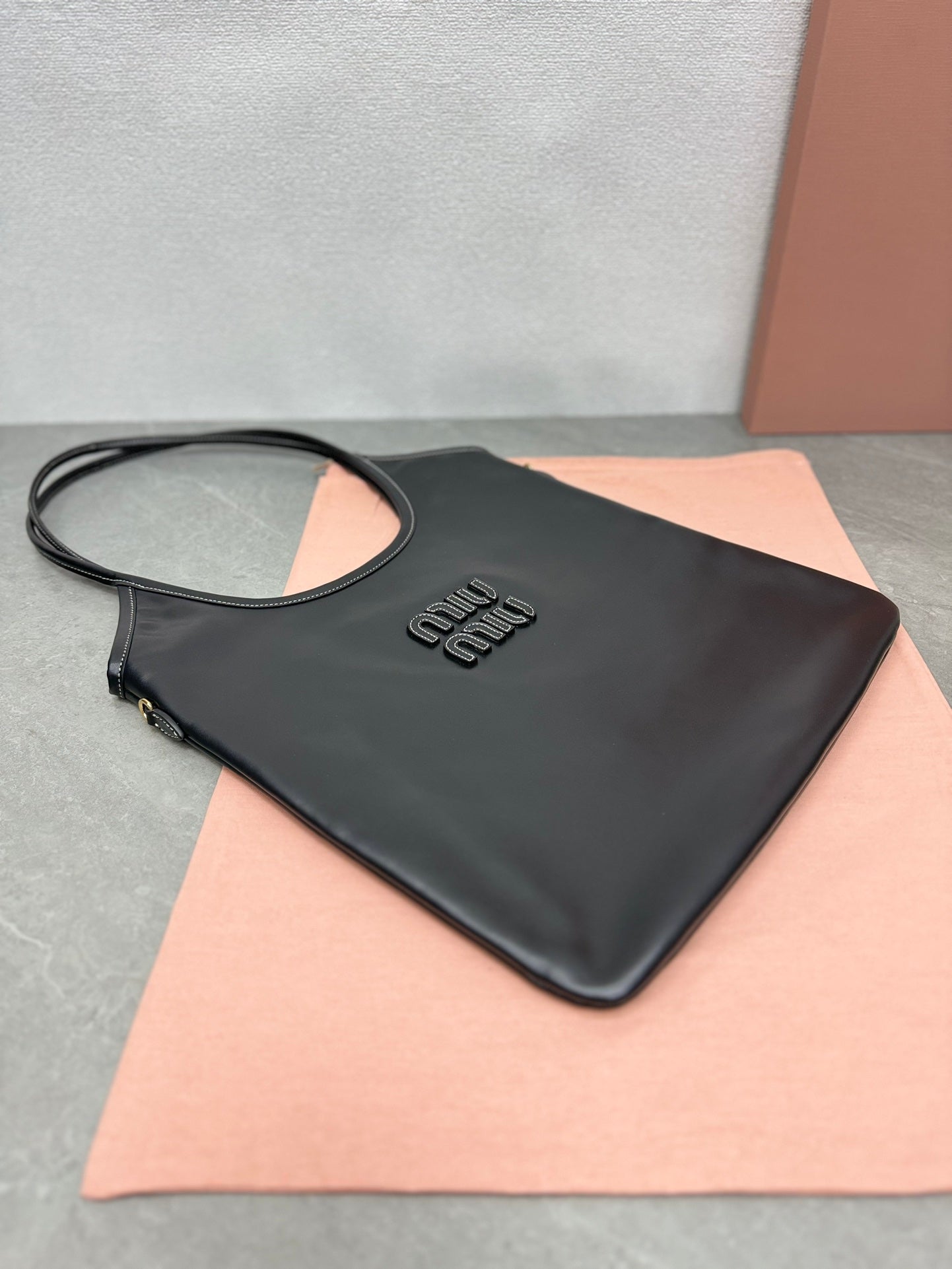 Miu Ivy Tote Bag 35cm Black Leather 175699
