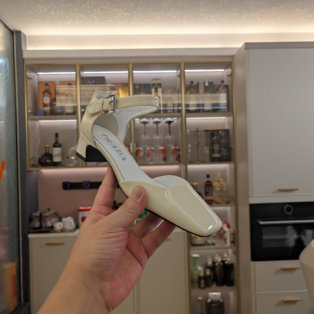 Prada 26s Mary-Jane Pumps 5cm Cream Patent Leather 109413