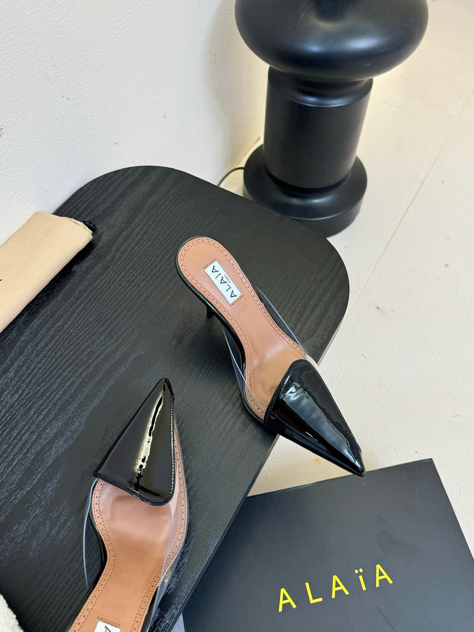 Alaia 25 Coeur Abstrait Mules Black Lambskin 297035