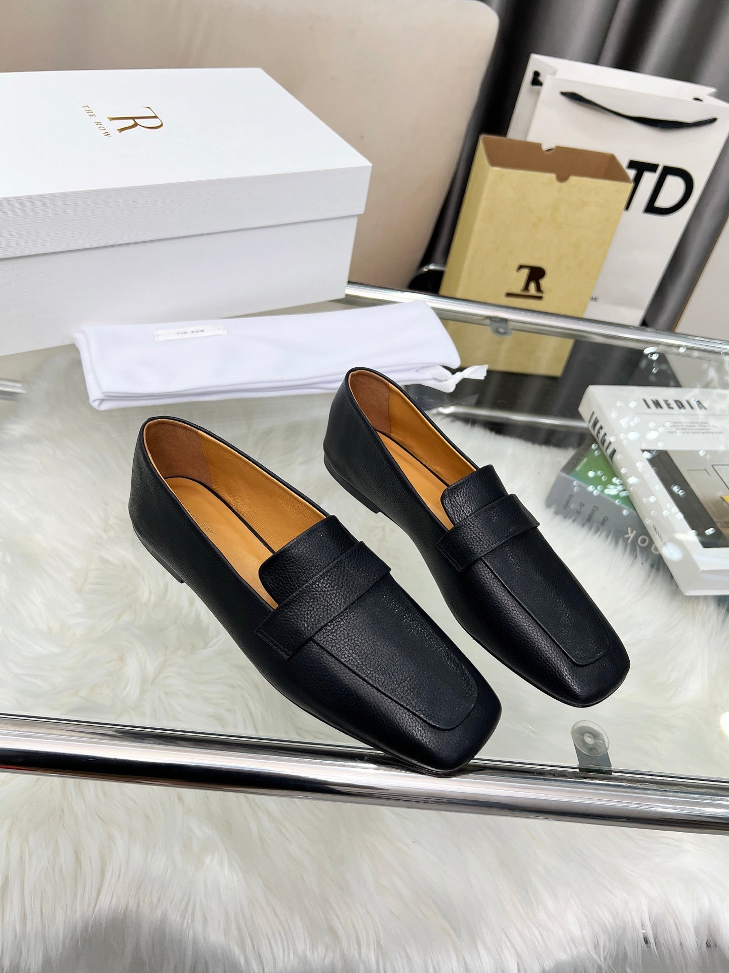 TR Toe Low Mouth Loafer Black Cowhide 832649