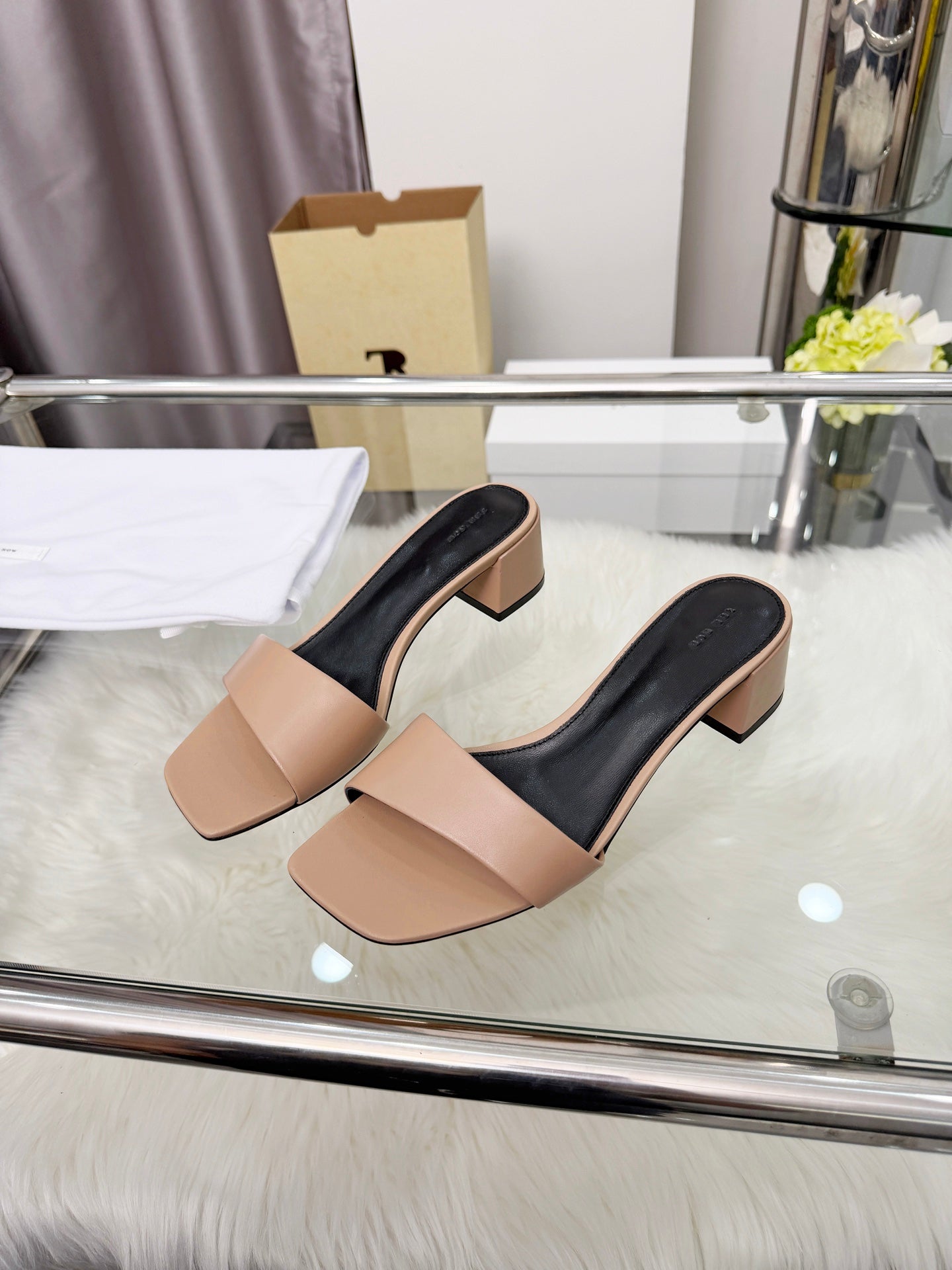 The Row New Chocolate Slide Beige Lambskin 707564