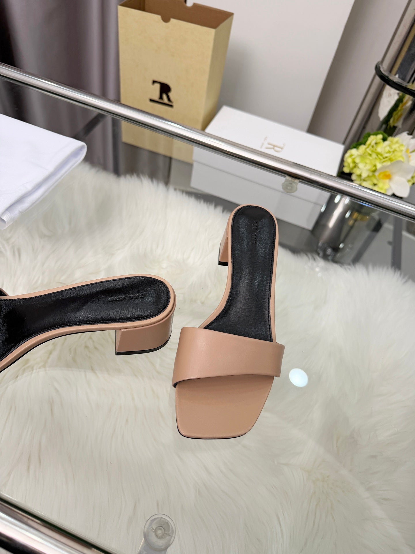The Row New Chocolate Slide Beige Lambskin 707564