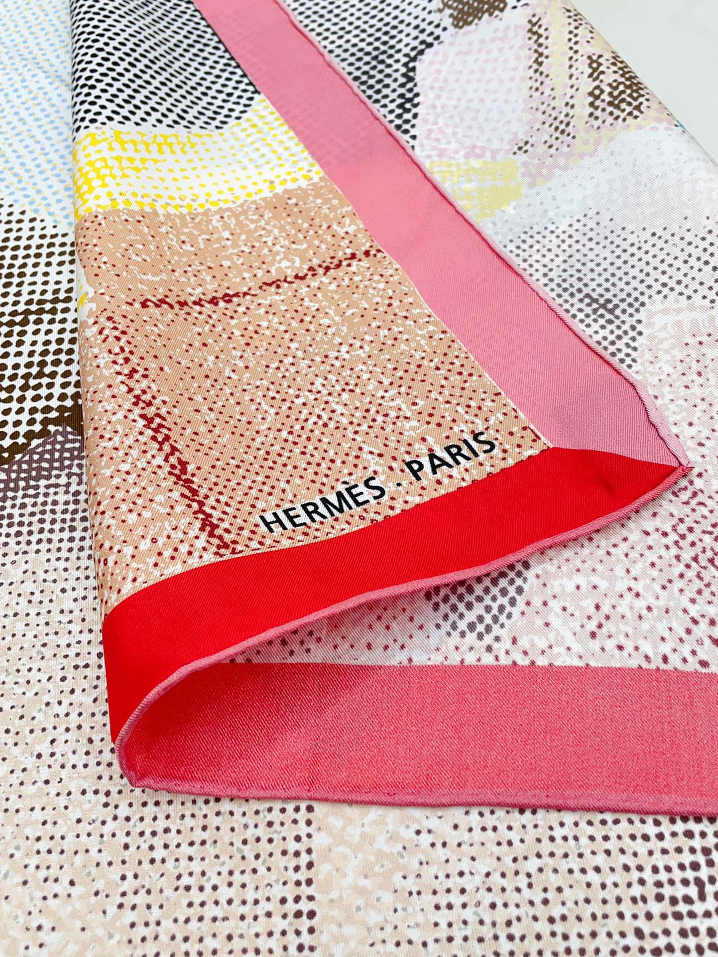 Regard De Soie Scarf 90 CM In Colorful Silk Twill 213692