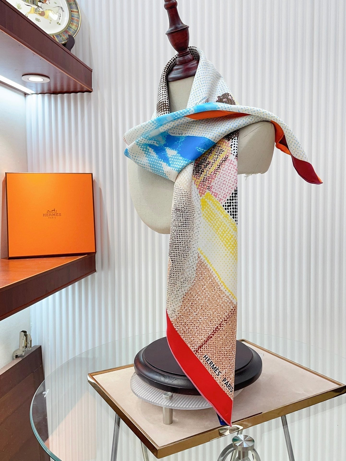 Regard De Soie Scarf 90 CM In Colorful Silk Twill 213692