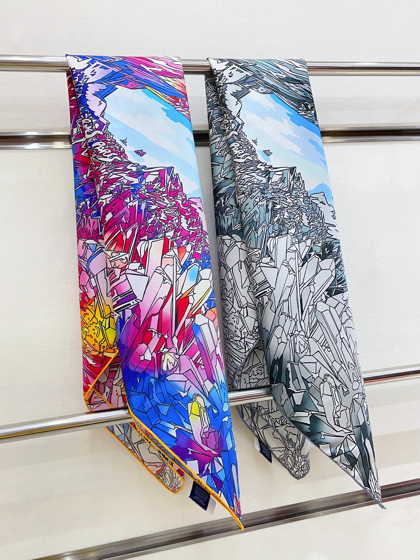 La Vallee De Cristal Scarf 90 CM Colorful Silk Twill 235413