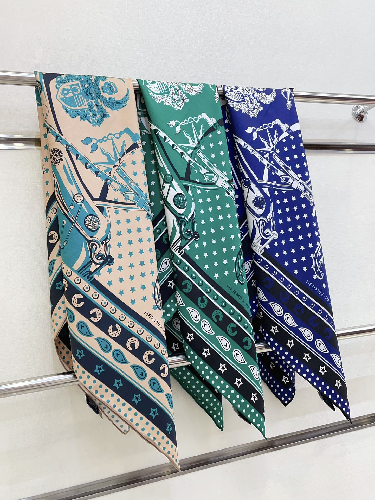 Cheval Punk Bandana Scarf 90 CM In Beige Mix Black Deep Green Silk Twill 309211