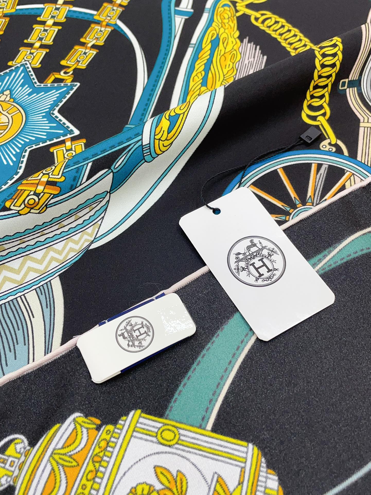 Stately Wheels Scarf 90 CM Black Colorful Silk Twill 312877