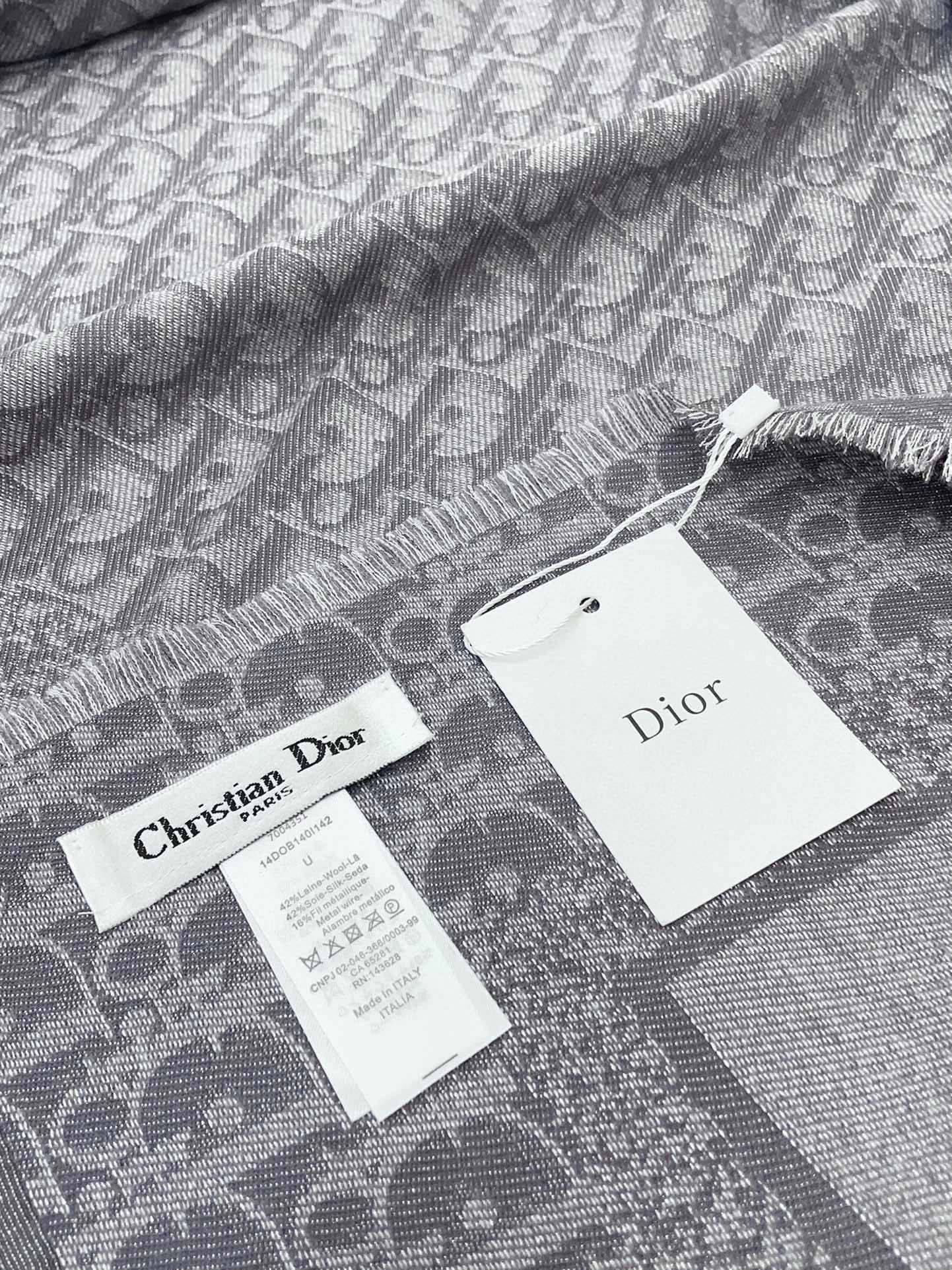 SQUARE SCARF 140 CM IN COOL GRAY WOOL AND SILK 408661