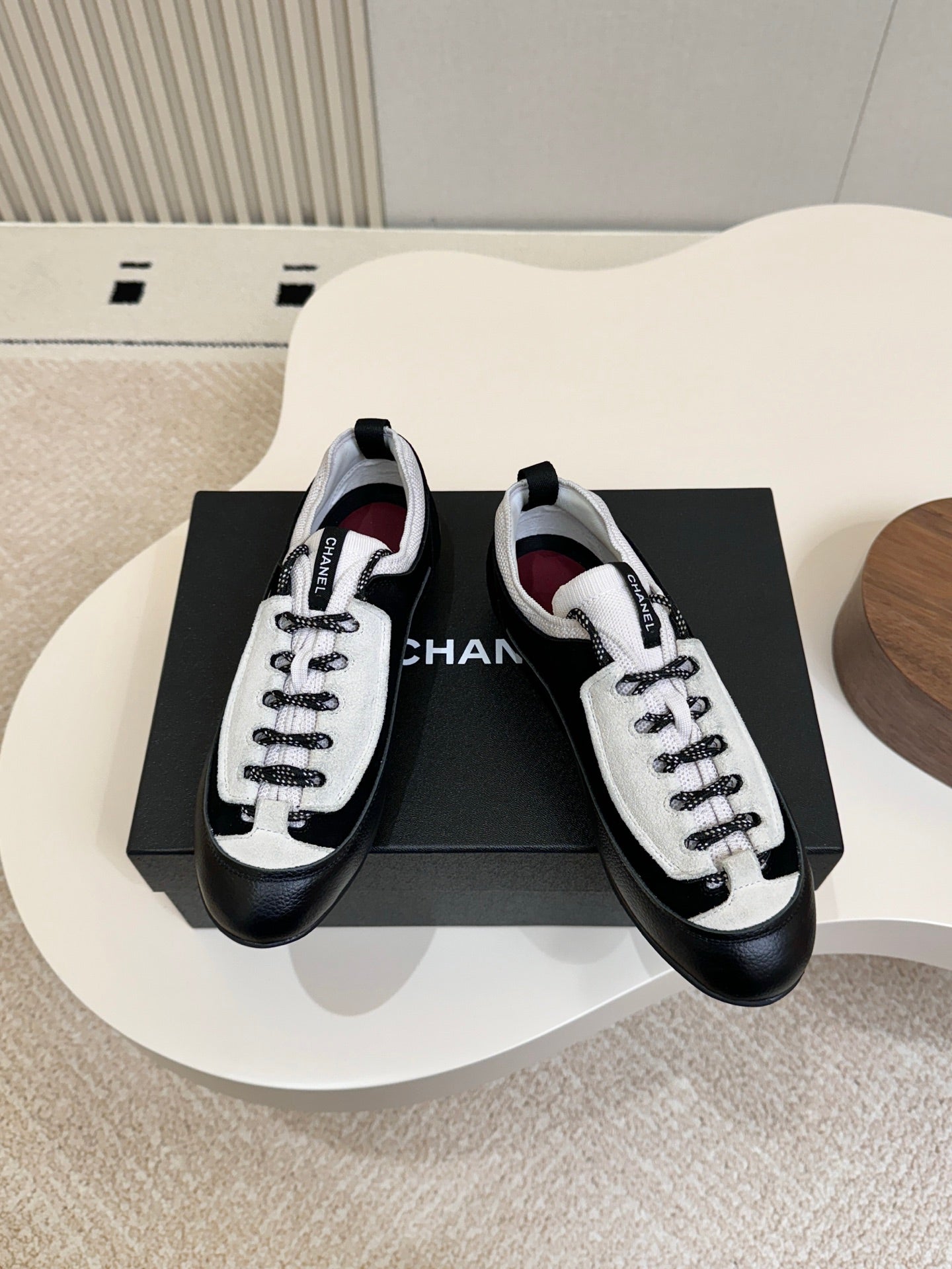 CC Métiers d’art 2026 Sneakers Black White Calfskin 859565