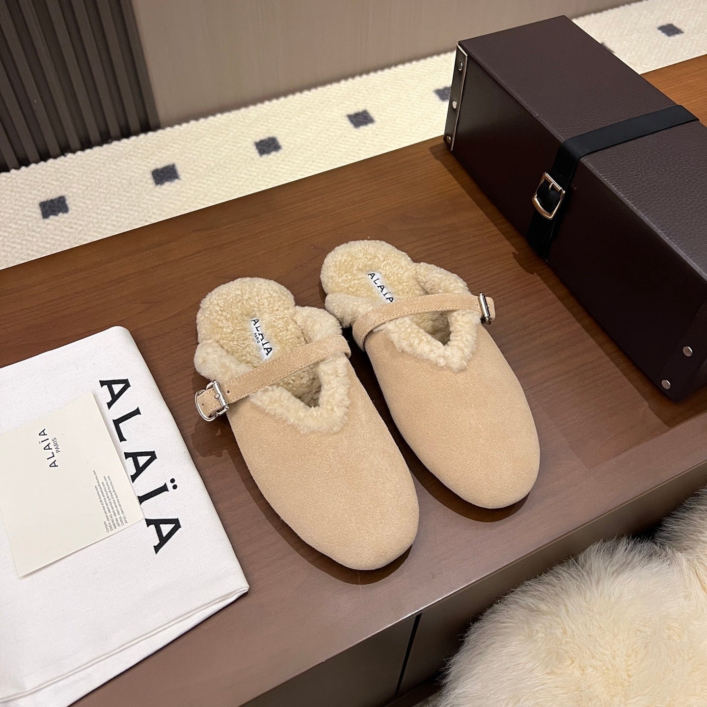 Alaia Ballet Flats Ivory Merino Shearling 986453
