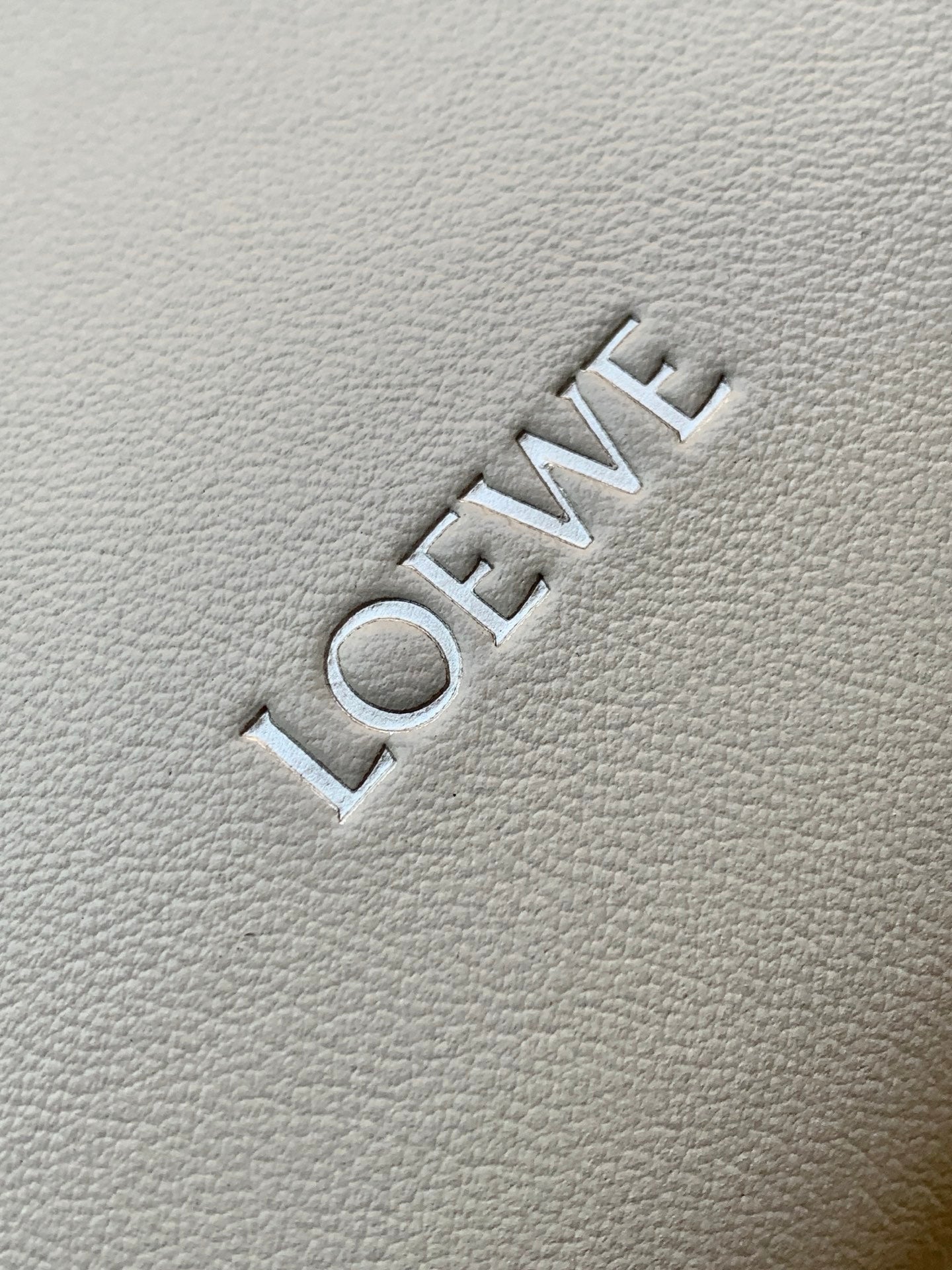 Loewe Hammock Bag 15 cm White Calfskin