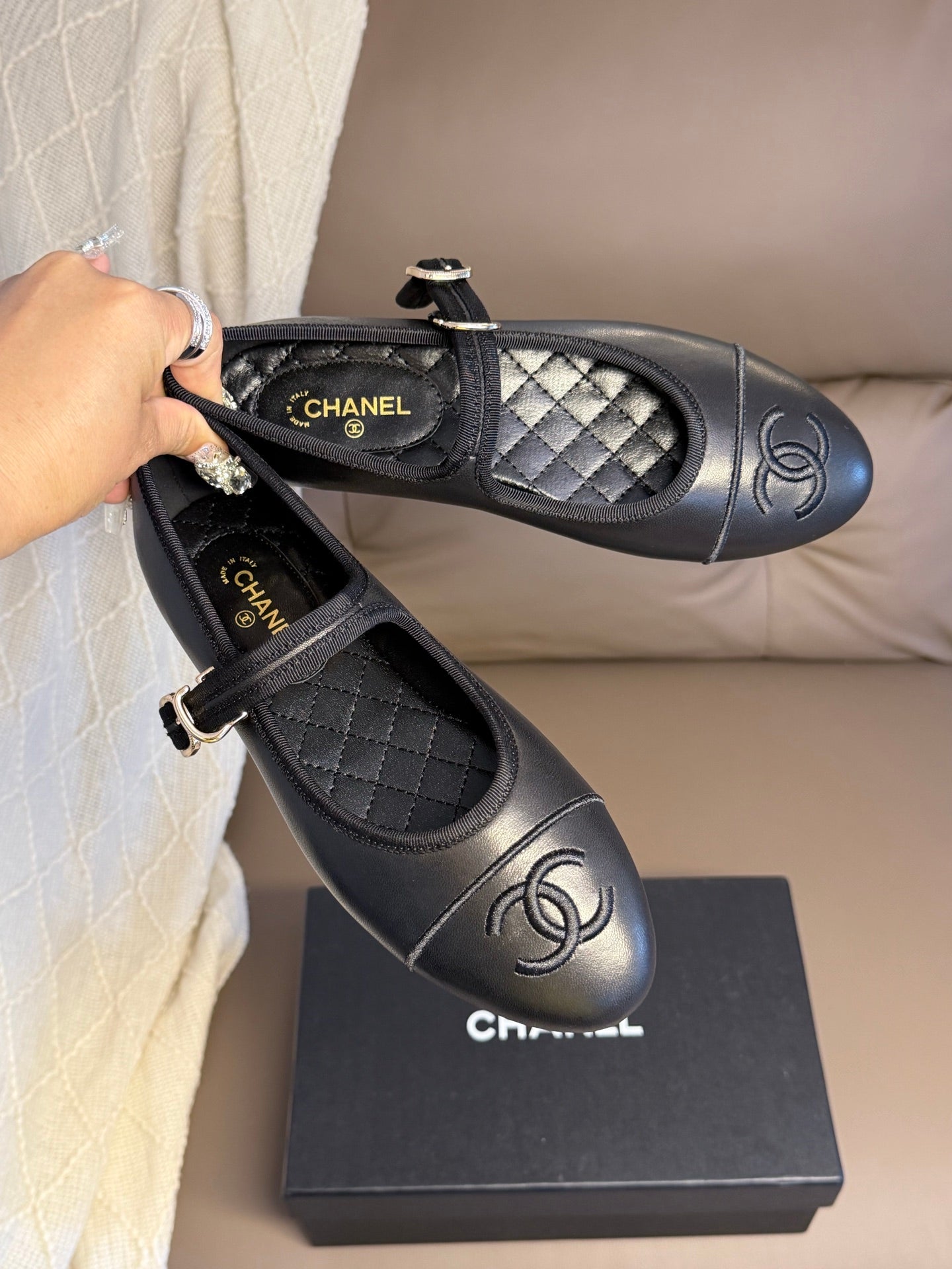 CC 26s Flat Mary Jane Black Sheepskin 995831