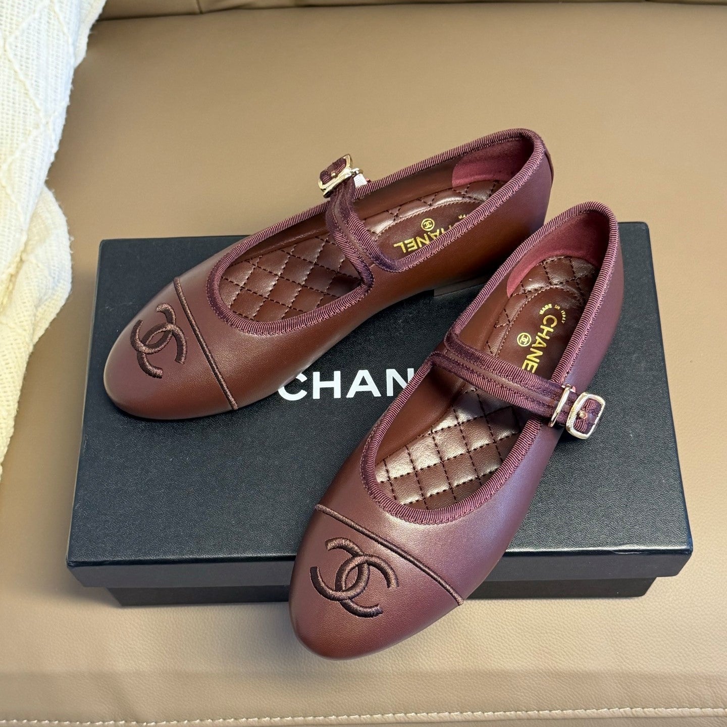CC 26s Flat Mary Jane Burgundy Sheepskin 995834