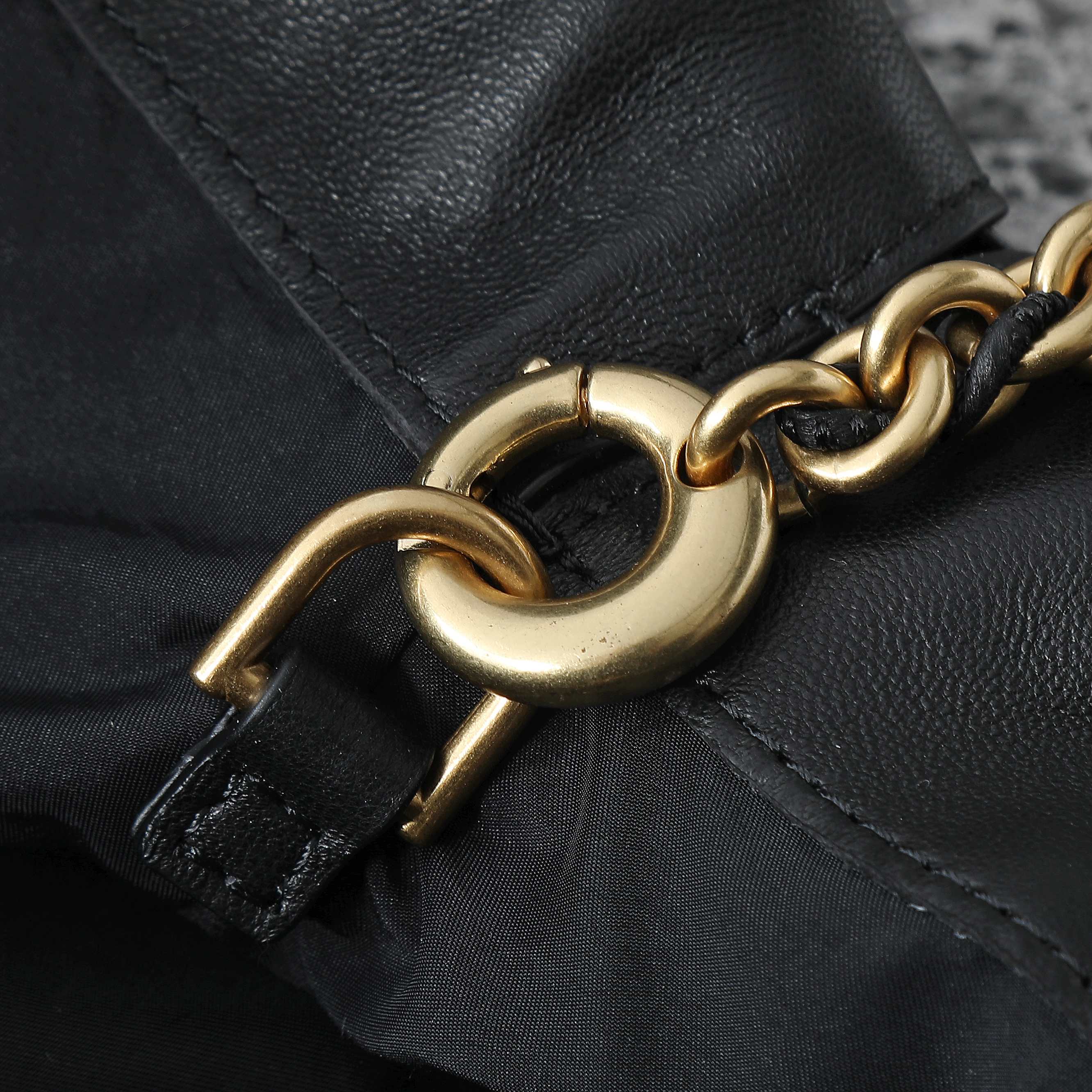 BV Dustbag Notte 33cm With Chain Black Calfskin HW