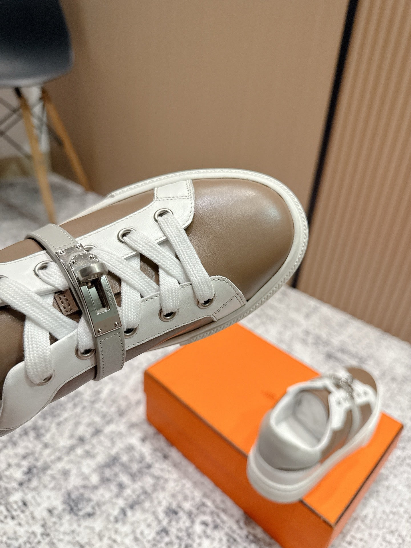 HM Casual Sneakers Buckle Taupe White Leather