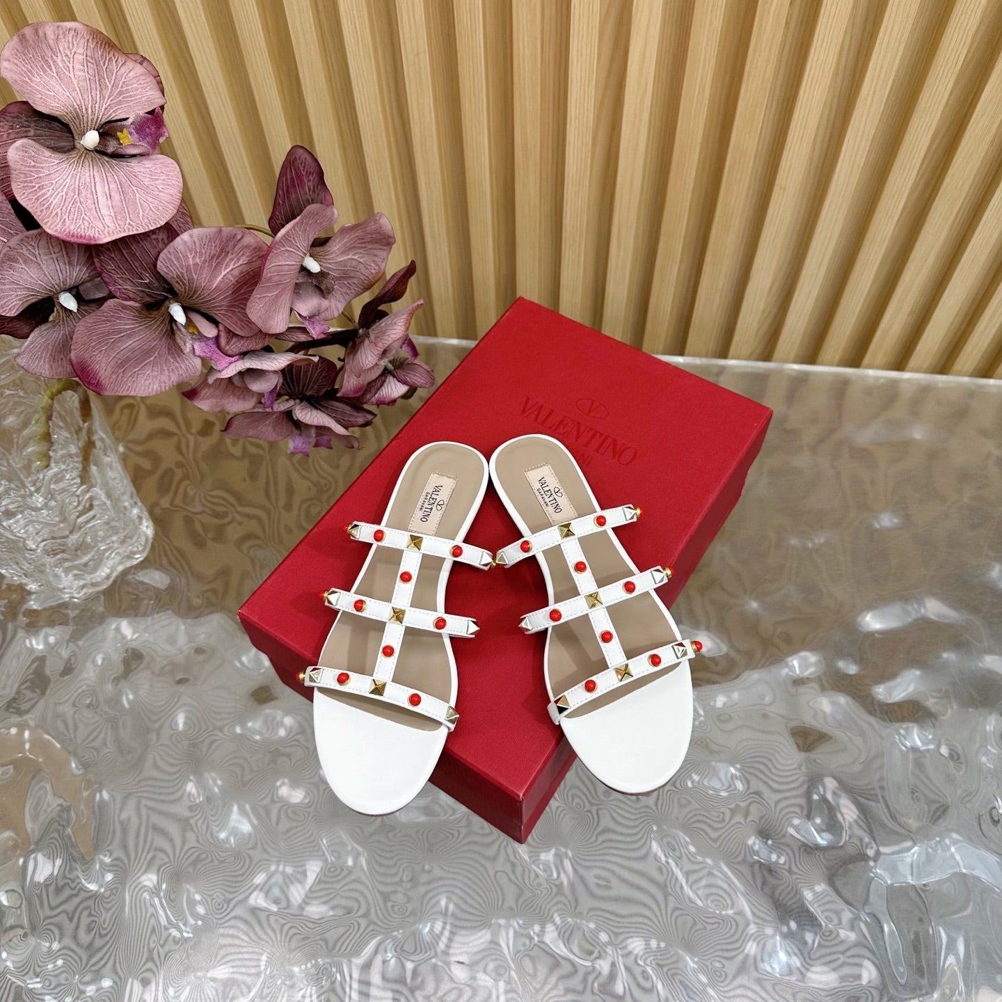 Rockstud Leather Caged Mule Sandals 10mm White Sheepskin 307860