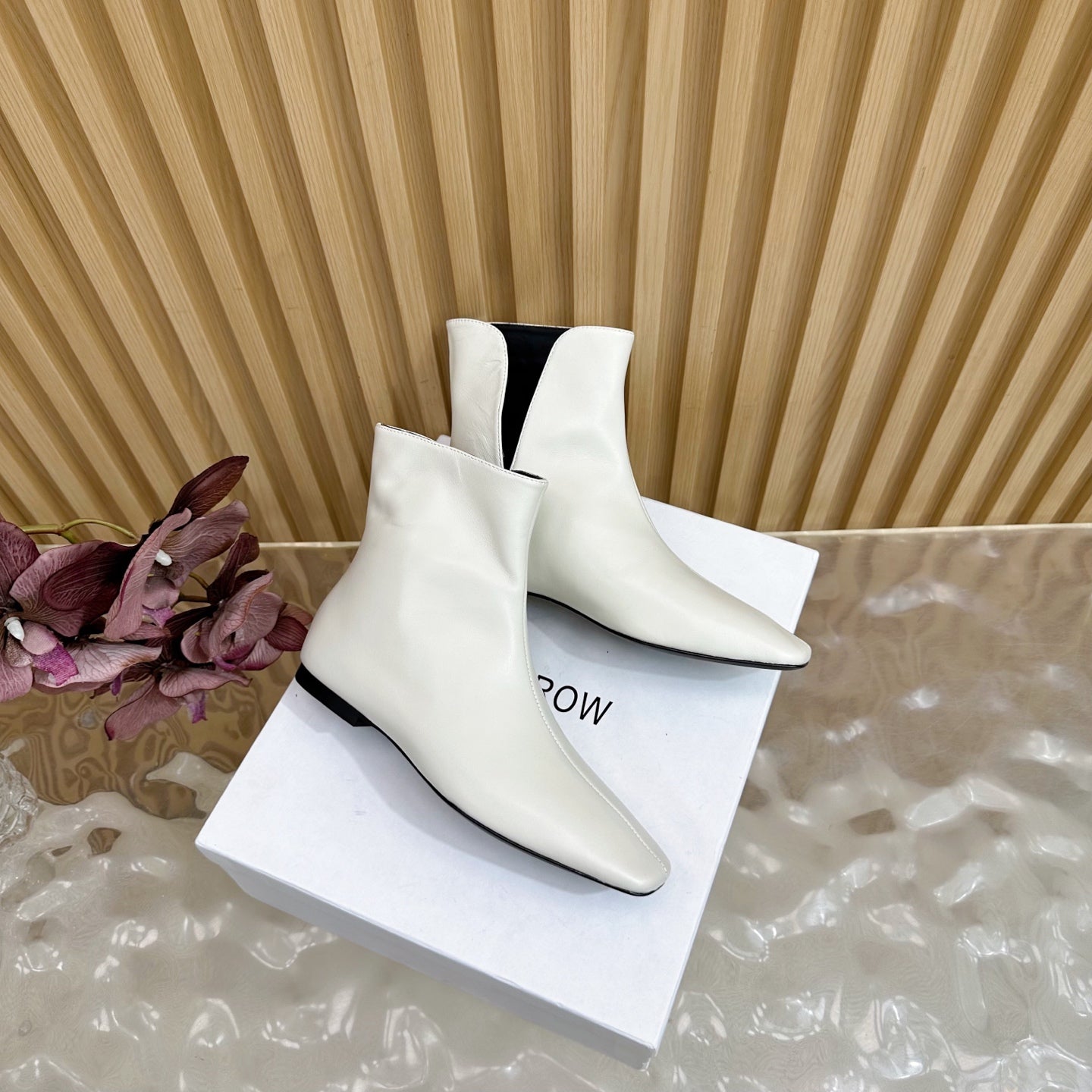 The Row Ava Boots White Sheepskin 436641